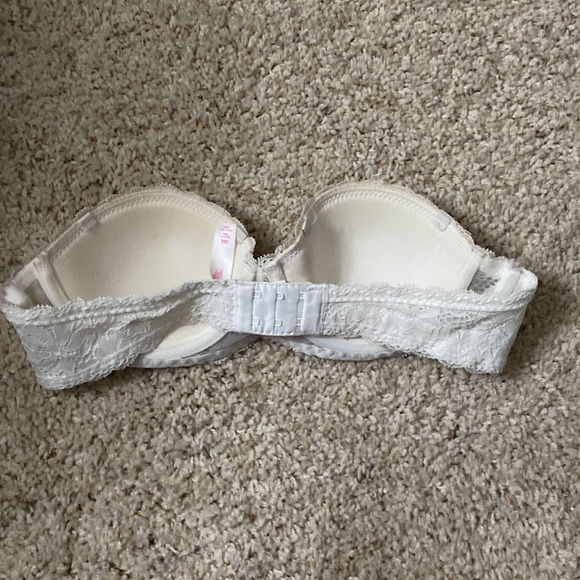 White, laced, strapless bra. - Picture 2 of 4